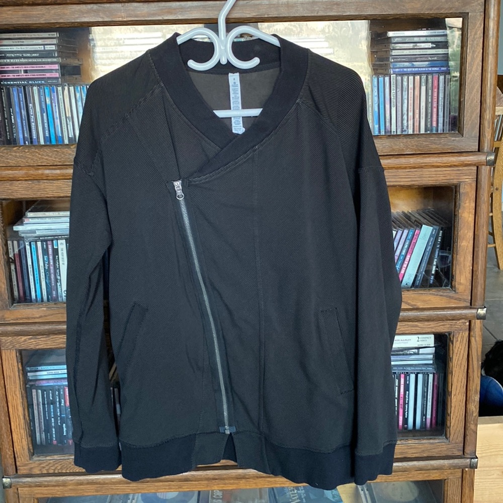 Lululemon Asymmetrical Jacket - Black With a Thin Dark Brown Stripe - Size 8